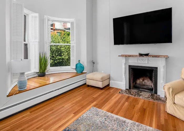 Brownstone Townhouse In Fenway